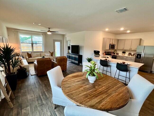 Building Photo - 101 Altamont St