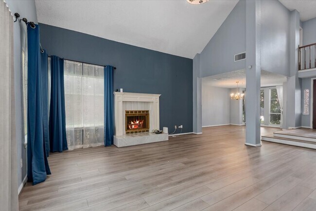 Building Photo - 13022 Hollow Brook Dr