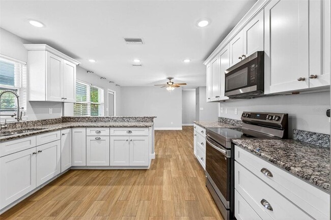 Building Photo - 1012 W Adalee St