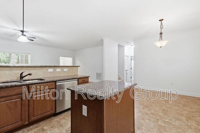 Building Photo - 80 Valor Cir