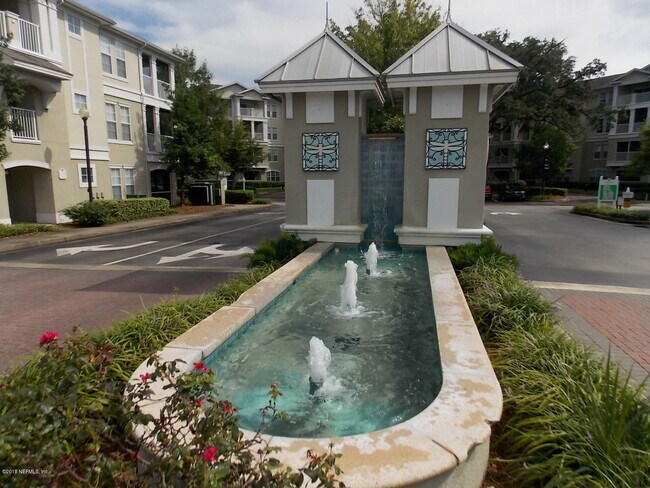 Building Photo - 1001 Monument Rd