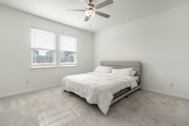 Building Photo - 848 Long Run