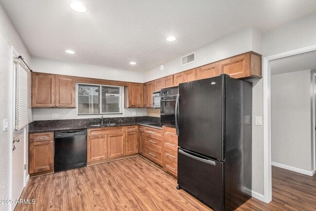 Building Photo - 10725 W El Capitan Cir