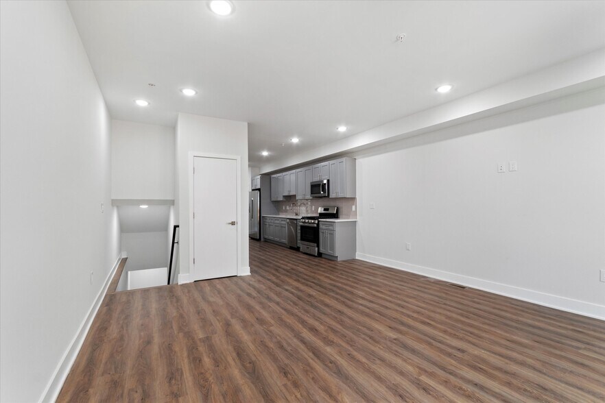 Building Photo - 321 W Berks St