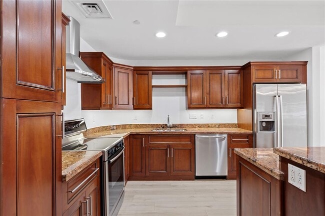 Building Photo - 1812 West Ave