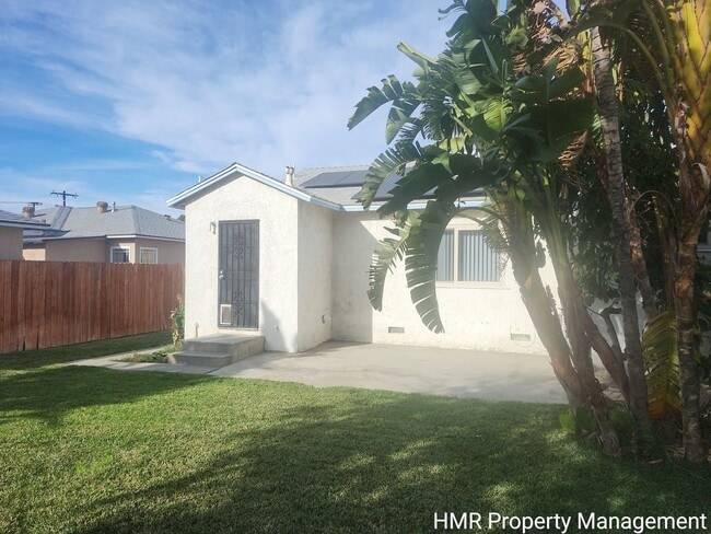 Building Photo - 3 Bedroom 1 Bath Gem For Rent!