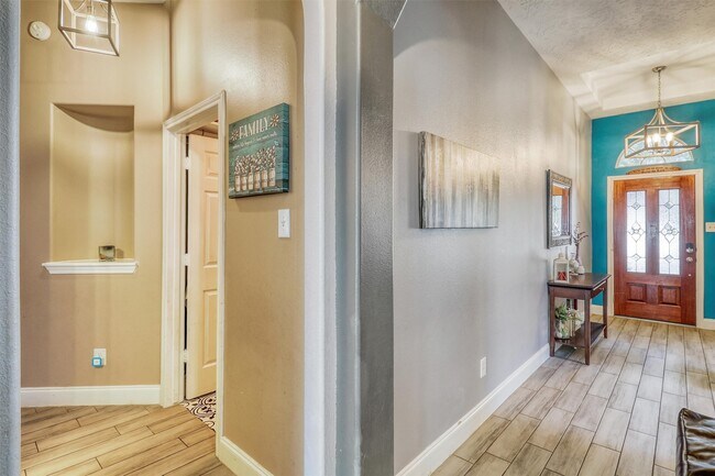 Building Photo - 506 Taskwood Dr