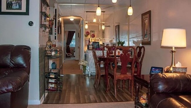 Building Photo - 542 Wartman St