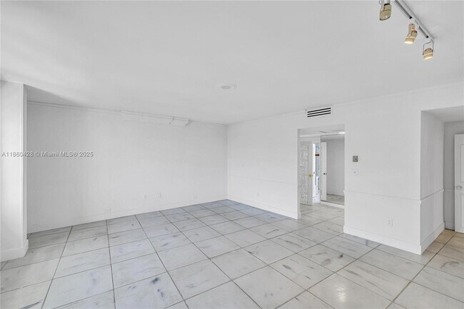 Building Photo - 5255 Collins Ave