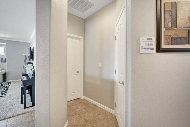 Building Photo - Move-In Ready 1-Story Home with Private Backyard & Covered Patio!