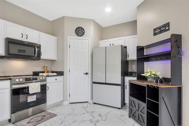 Building Photo - 10868 White Dogwood Dr