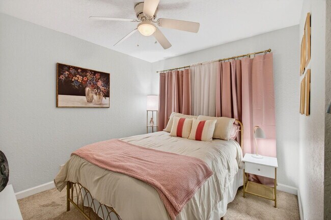 Building Photo - 321 Bayfront Dr