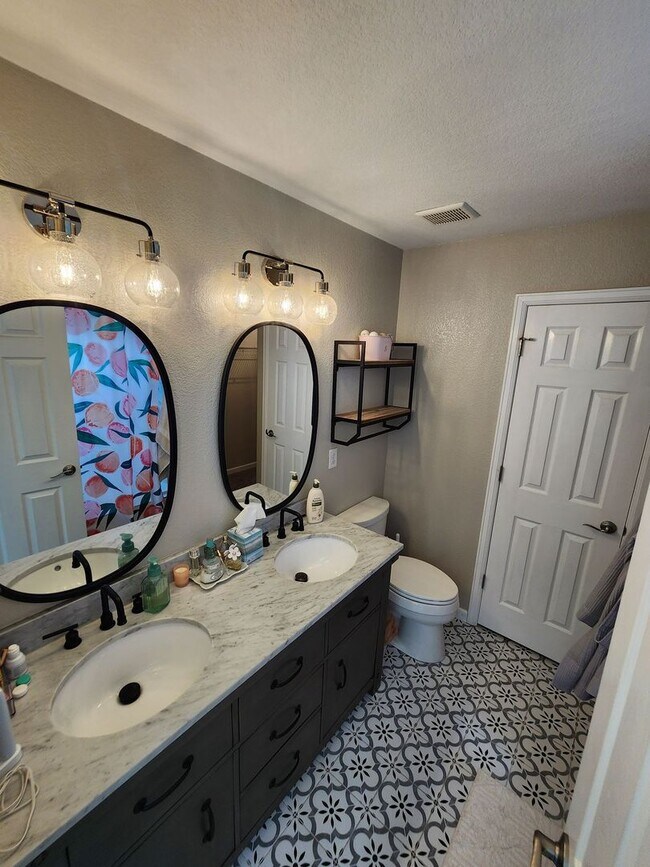 Building Photo - Beautiful 2-Story Home with Finished Basem...