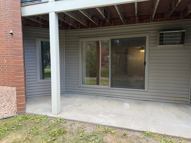 Building Photo - 1700 Four Oaks Rd