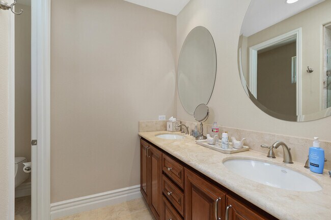 Building Photo - 75739 Via Cortona