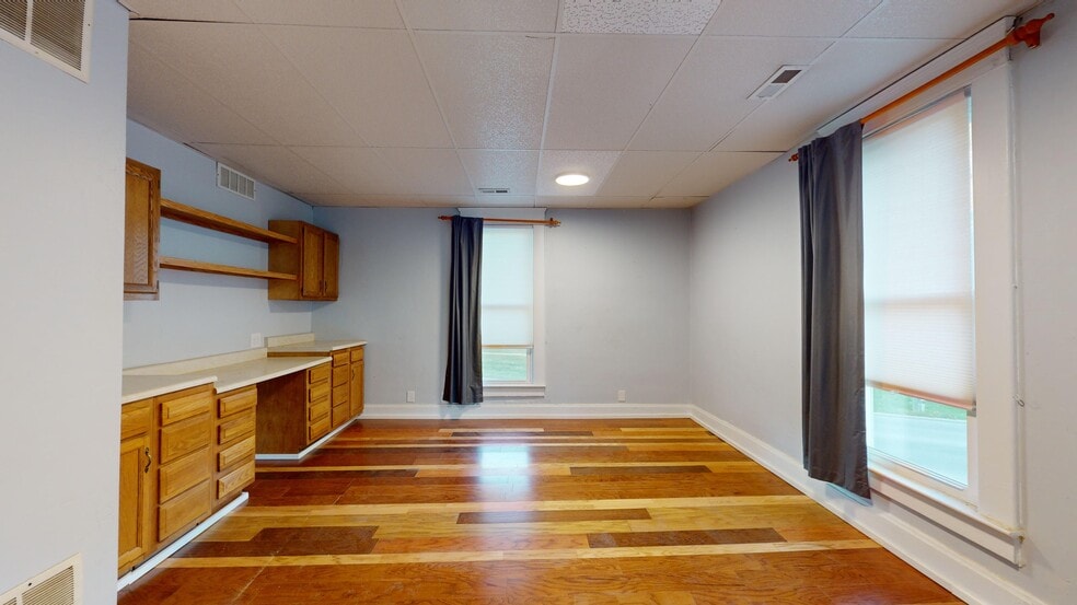 Building Photo - 4124 s washington st