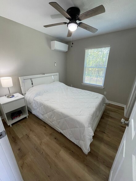 Building Photo - 8681 Rio Vista Dr