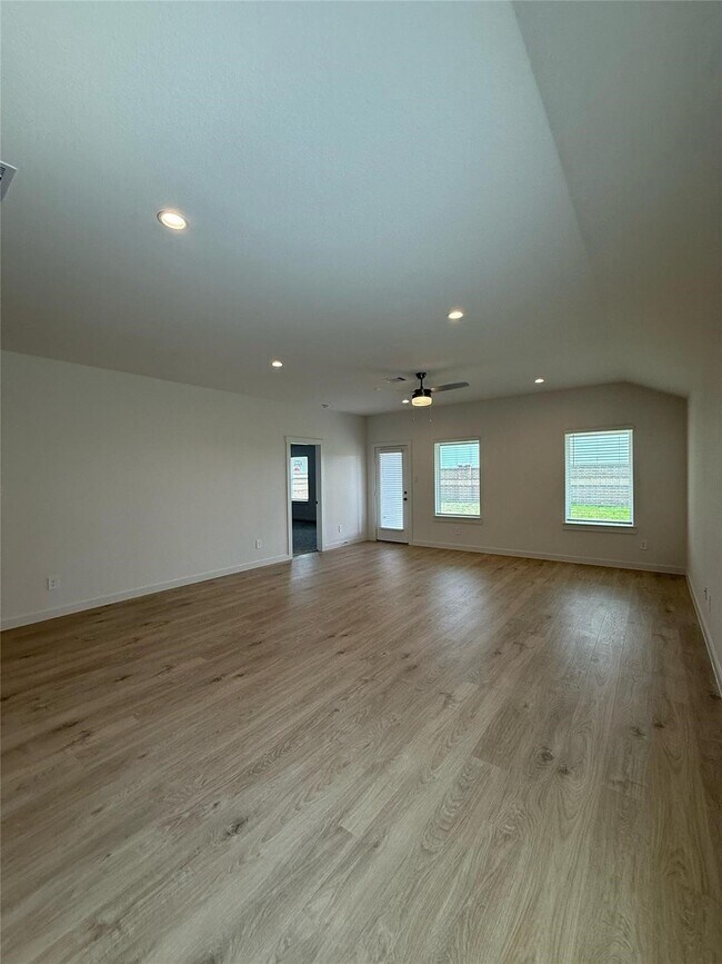 Building Photo - 30703 Skye Villa Ln
