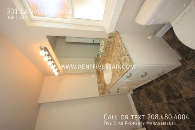 Building Photo - 331 La Valle Strada