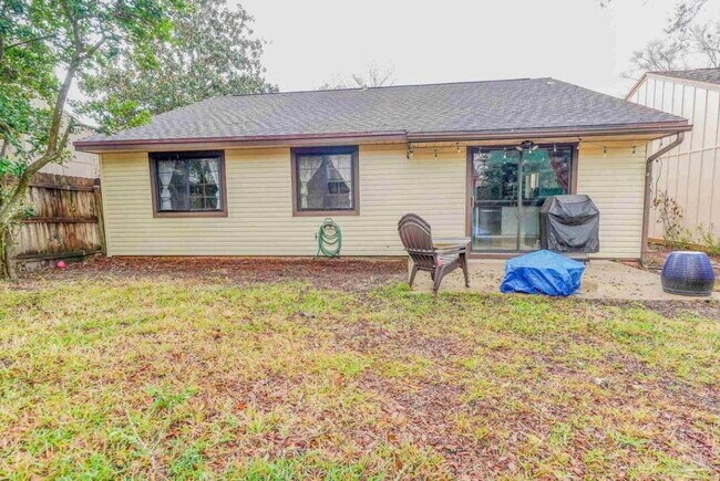 Building Photo - 1030 Alderwood Way