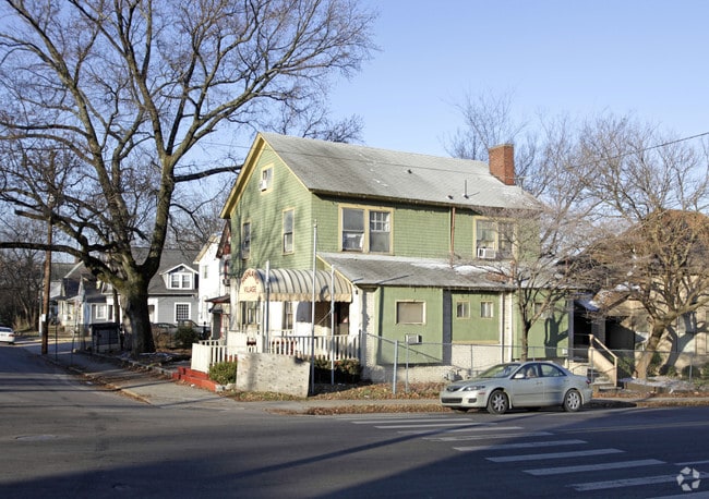 Building Photo - Highland Village