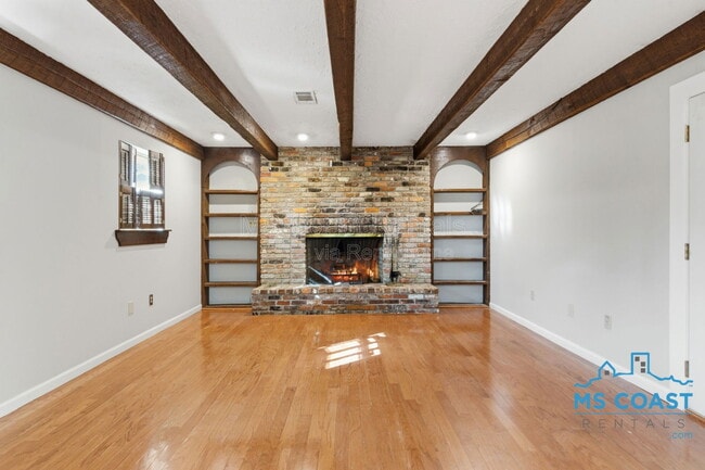 Building Photo - 339 Hilton Ave