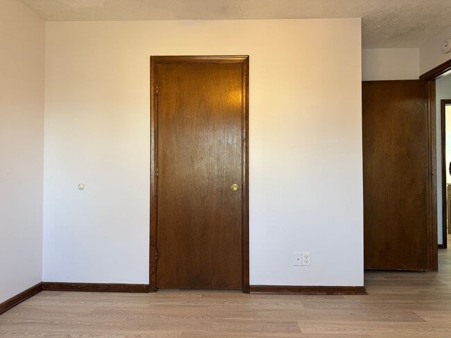 Building Photo - Comfortable 3-Bedroom Home with Park Access & Easy Commute