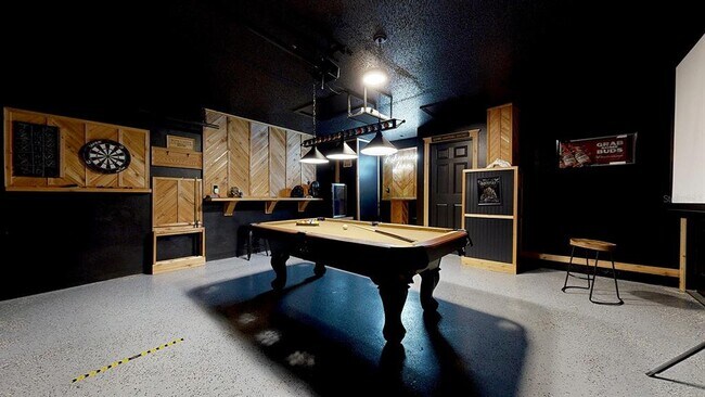 Building Photo - 11805 W Fisherman Ln