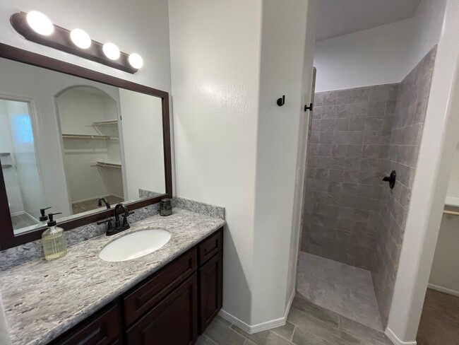 Building Photo - BEAUTIFUL PARK WEST HOME FOR RENT!