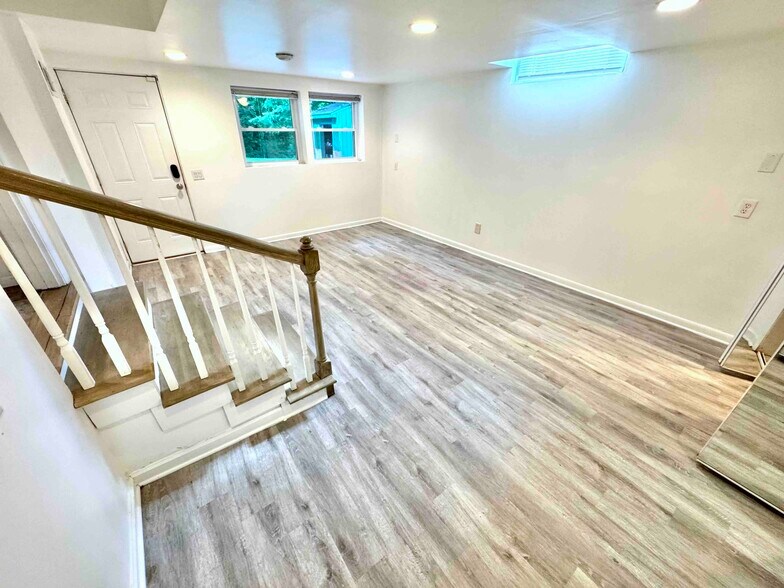 4th BR - 5011 Suter Dr