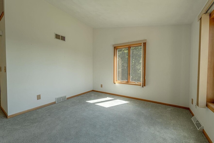 Living Room - 100 Grossenbacher Ln