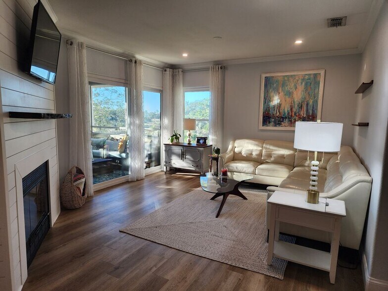 Building Photo - 1800 The Greens Way