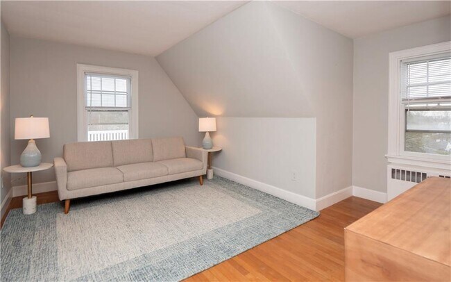 Building Photo - 118 Ruggles Ave