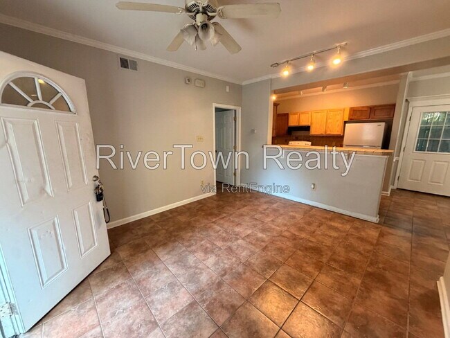 Building Photo - 641 Gookin Pl