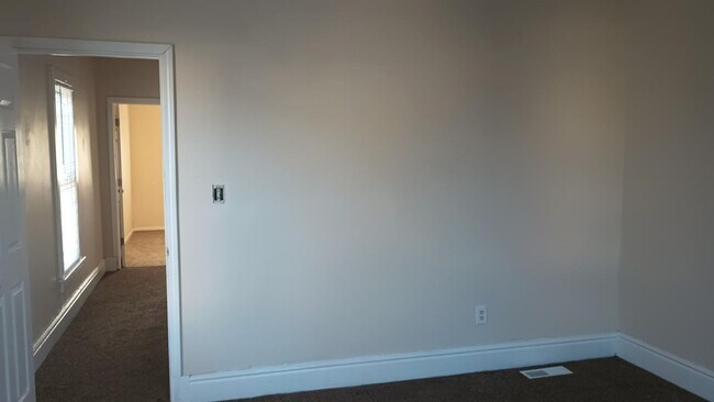 Building Photo - 449 Park Ave