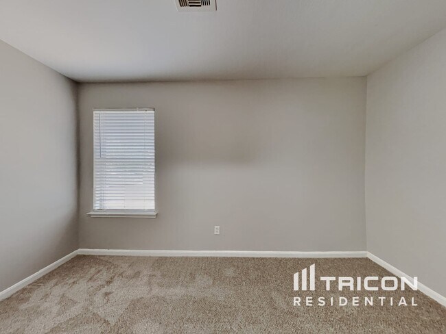 Building Photo - 7711 Cypress Edge Dr