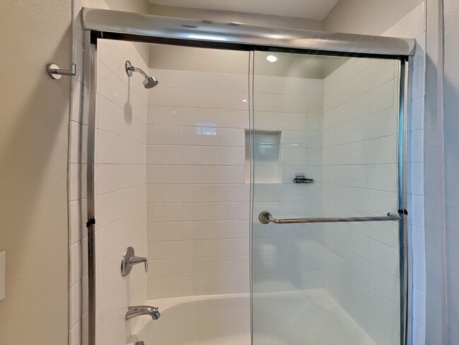 Building Photo - Prescott Townhouse 2/2.5 Available Now!