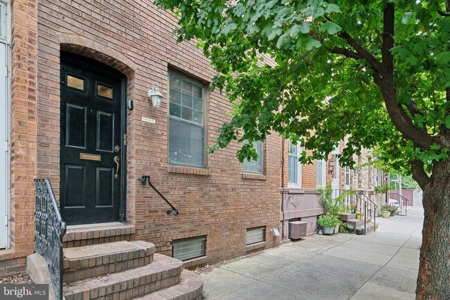 Building Photo - 1007 Dickinson St