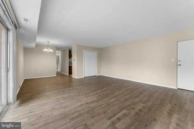 Building Photo - 5500 Karen Elaine Dr