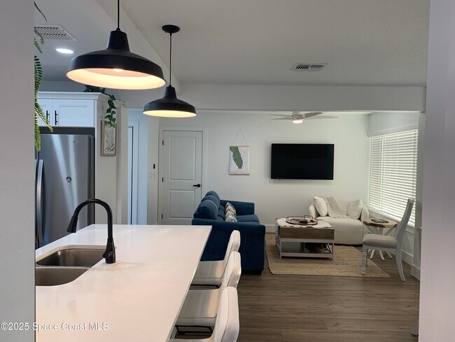 Building Photo - 710 Orange Blossom Dr