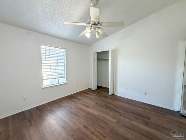 Building Photo - 1500 E Johnson Ave