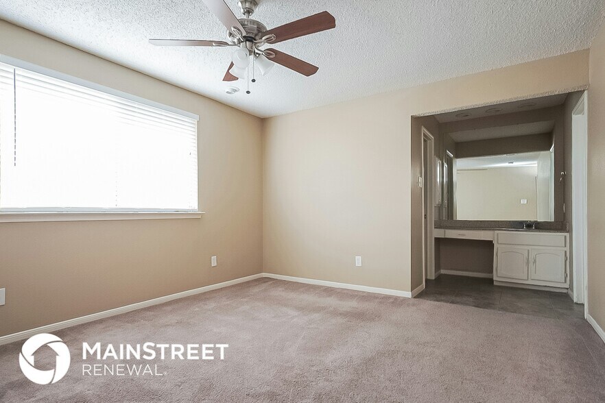 Building Photo - 15850 Alger Dr