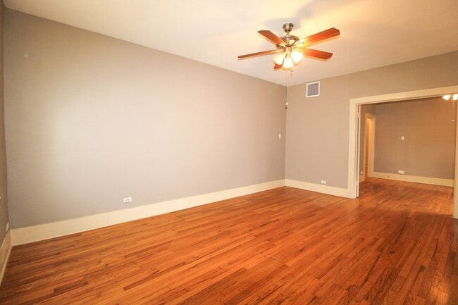 Building Photo - 438 W Rosewood Ave