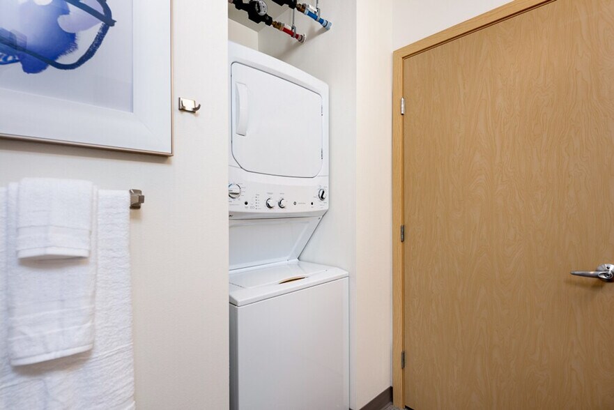 Building Photo - 1724 S Stevens St