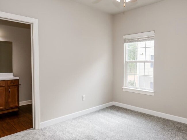 Building Photo - 3BD/3BA For Rent In Bluffs East