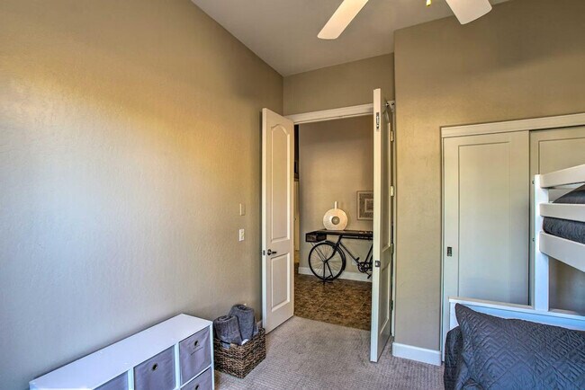 Building Photo - 3055 N Red Mountain