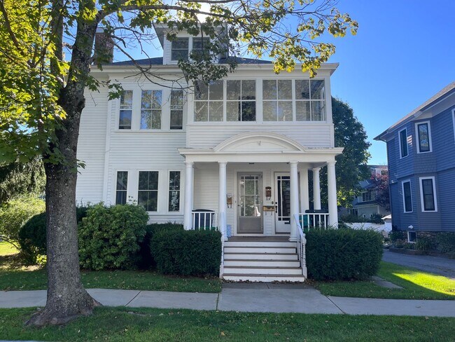 Building Photo - 310-312 Miller Ave