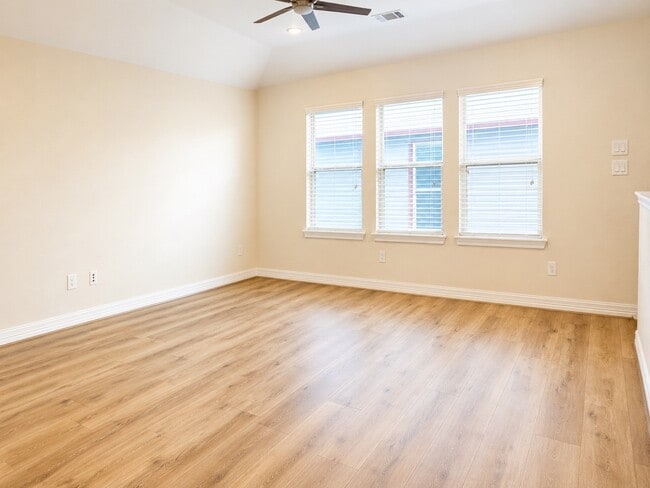 Building Photo - 10306 Hartfield Bluff Ln