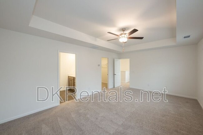 Building Photo - 182 Parkwood Dr
