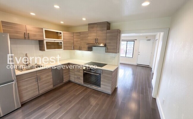 Building Photo - 1-Bed/1-Bath Condo/Voucher Accepted/Available Now!